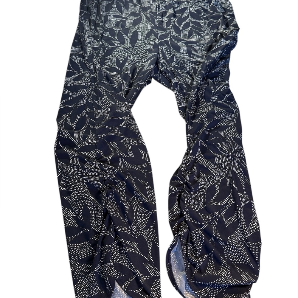 Susan Graver Navy and White Leaf Pattern Pull On Elastic Waist Genie Pants 1X - Picture 2 of 11